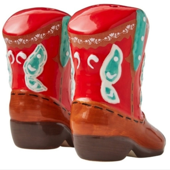 The Pioneer Woman Boot Salt and Pepper Shakers - Picture 4 of 7